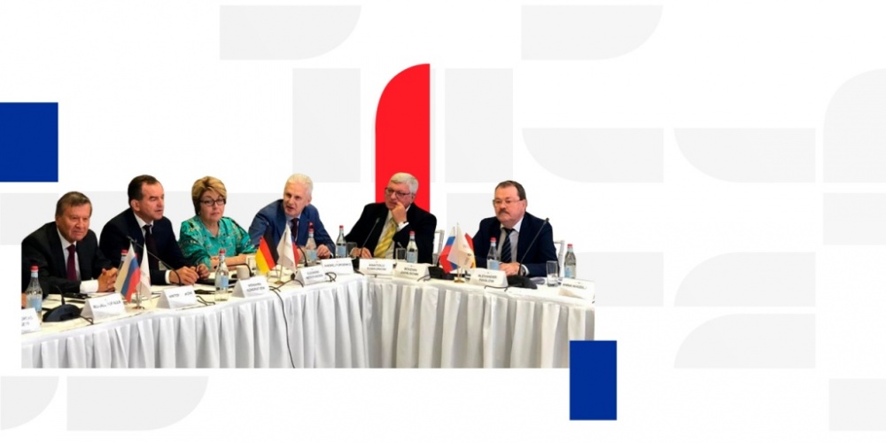 Zusammenkommen der Dialoge
